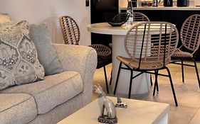 Lagonisi Luxury Appartment 2 By The Sea